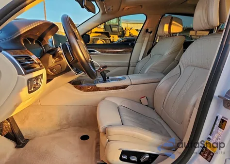 2016 BMW 750 Xi z USA, uszkodzony, nr VIN WBA7F2C56GG416181